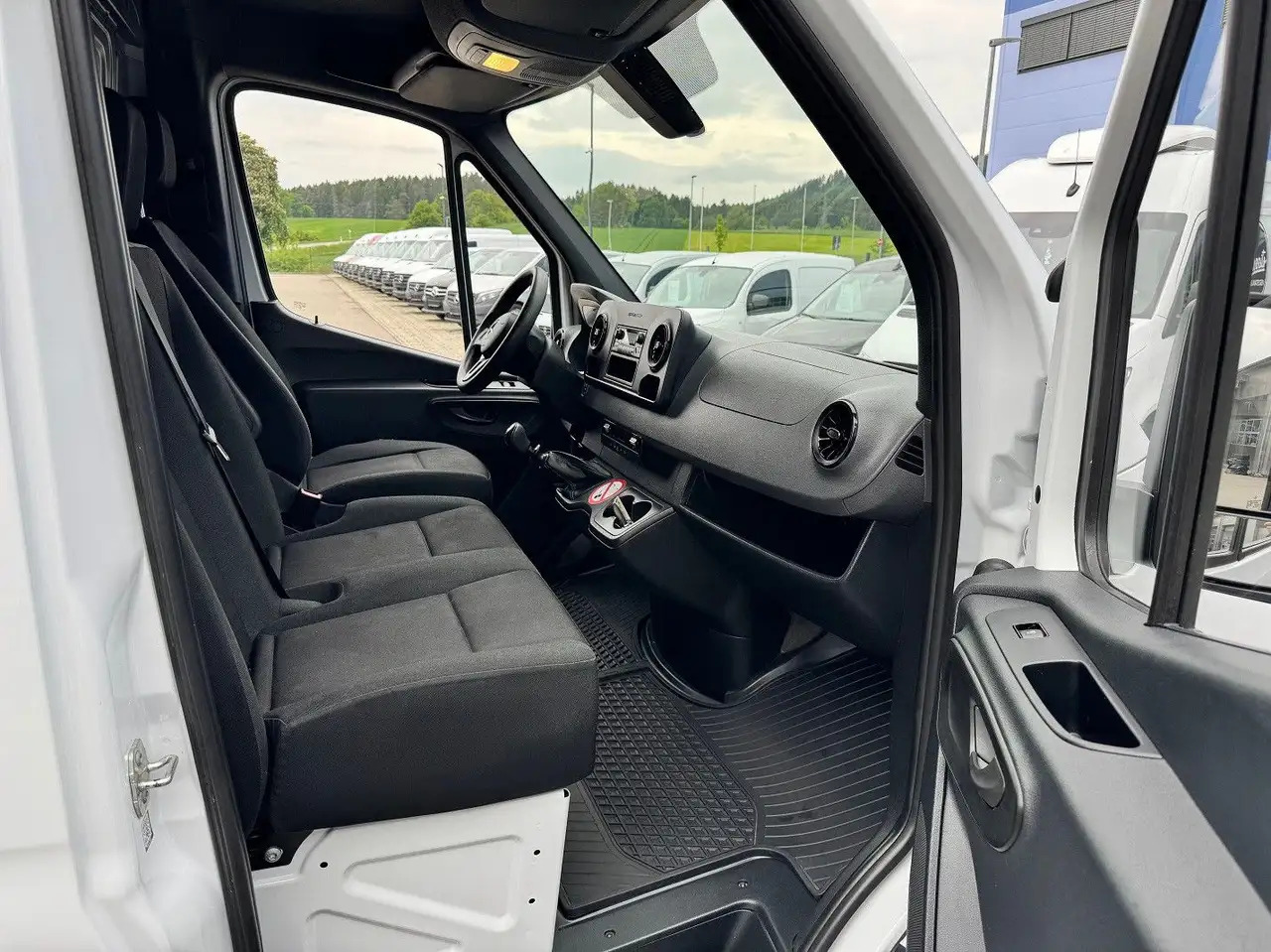 Fourgon utilitaire Mercedes-Benz Sprinter 215 CDI Flach Lang Klima FWD: photos 10 Fourgon utilitaire Mercedes-Benz Sprinter 215 CDI Flach Lang Klima FWD: photos 10