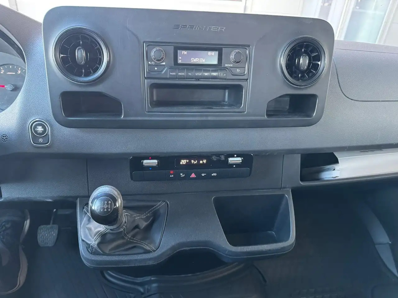 Mercedes-Benz Sprinter 317 CDI Lang DoKa Pritsche AHK 3,5t - Fourgon plateau, Utilitaire double cabine: photos 5 Mercedes-Benz Sprinter 317 CDI Lang DoKa Pritsche AHK 3,5t - Fourgon plateau, Utilitaire double cabine: photos 5