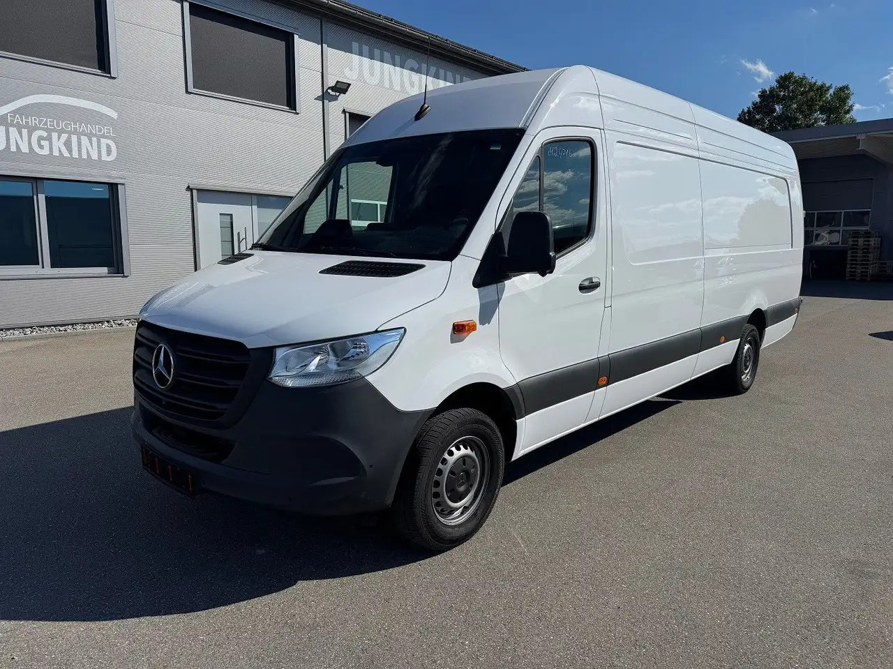 Mercedes-Benz Sprinter 317 CDI Maxi Lang XXL Extralang MBUX - Fourgon utilitaire: photos 1 Mercedes-Benz Sprinter 317 CDI Maxi Lang XXL Extralang MBUX - Fourgon utilitaire: photos 1