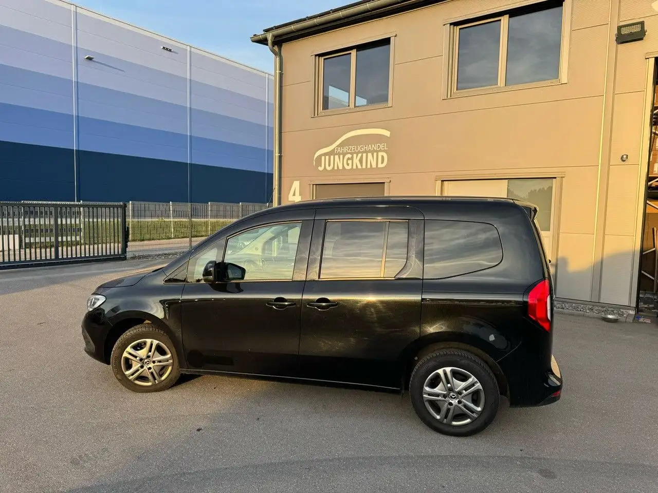 Mercedes-Benz T-Class T -Klasse 160 d standard - Voiture: photos 1 Mercedes-Benz T-Class T -Klasse 160 d standard - Voiture: photos 1