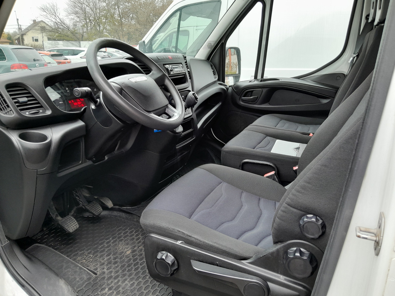 IVECO Daily 35S14 - Fourgon: photos 5 IVECO Daily 35S14 - Fourgon: photos 5