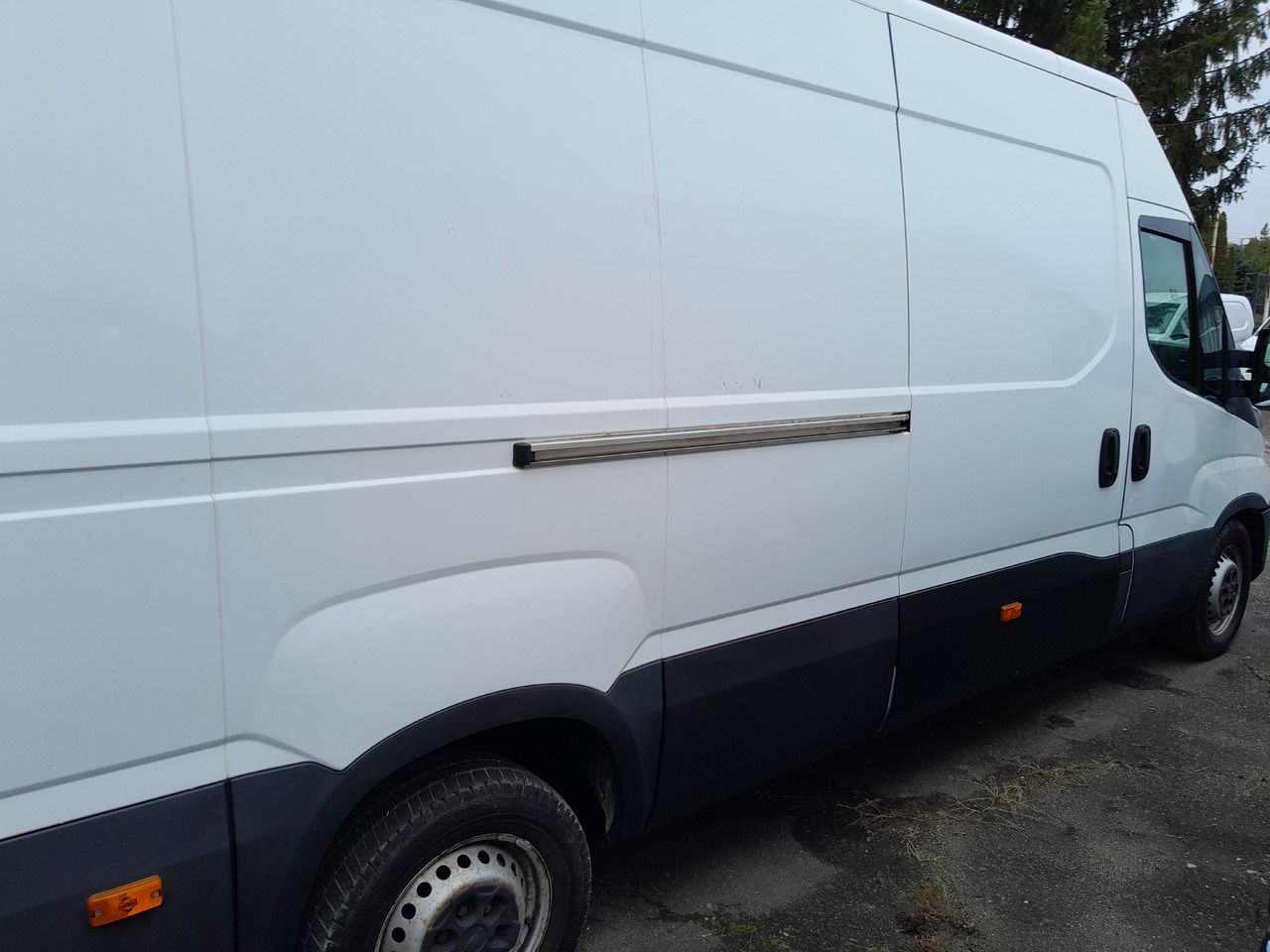IVECO Daily 35S14 - Fourgon: photos 4 IVECO Daily 35S14 - Fourgon: photos 4