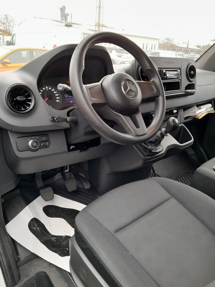 MERCEDES-BENZ Sprinter - Fourgon plateau: photos 3 MERCEDES-BENZ Sprinter - Fourgon plateau: photos 3