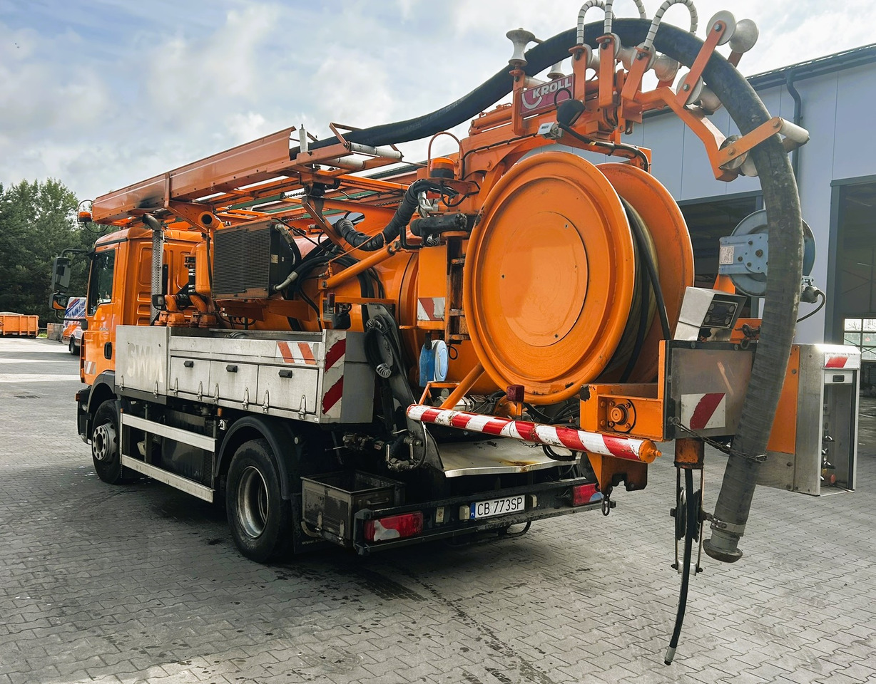 MAN TGM 15.240 - Camion hydrocureur: photos 1 MAN TGM 15.240 - Camion hydrocureur: photos 1