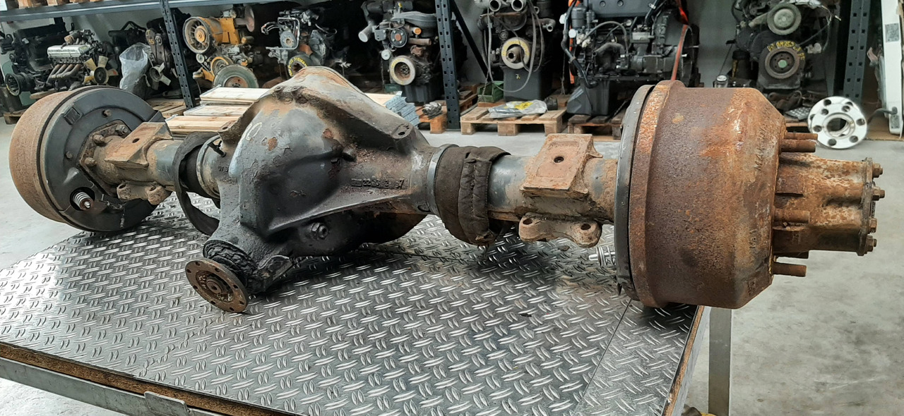 Gebrauchte DB 8.14, Hinterachse, Artikel - Nr. : 81.99999 - 9999 - Essieu arrière pour Camion: photos 4 Gebrauchte DB 8.14, Hinterachse, Artikel - Nr. : 81.99999 - 9999 - Essieu arrière pour Camion: photos 4