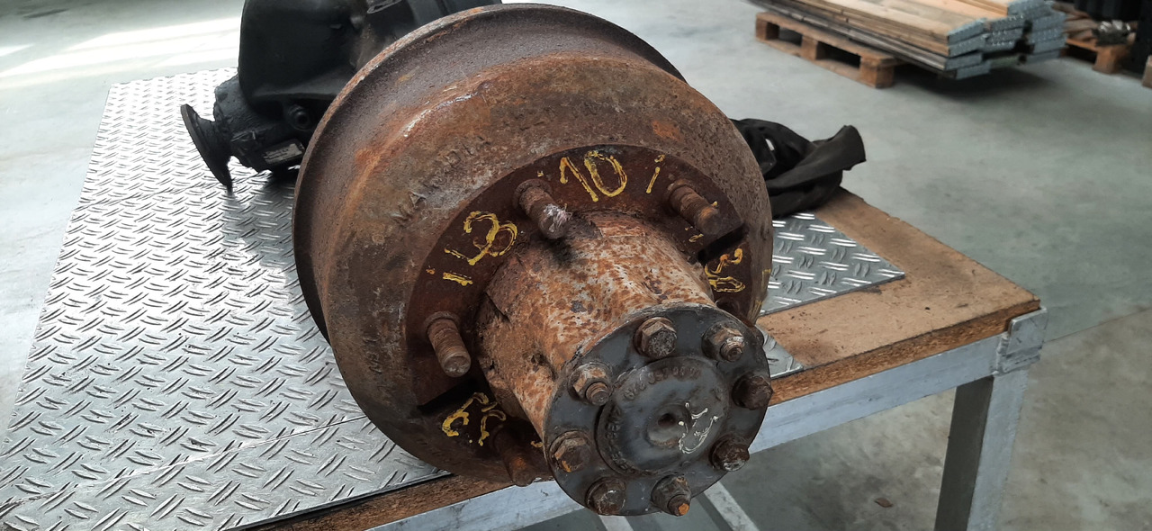 Gebrauchte DB 8.14, Hinterachse, Artikel - Nr. : 81.99999 - 9999 - Essieu arrière pour Camion: photos 1 Gebrauchte DB 8.14, Hinterachse, Artikel - Nr. : 81.99999 - 9999 - Essieu arrière pour Camion: photos 1