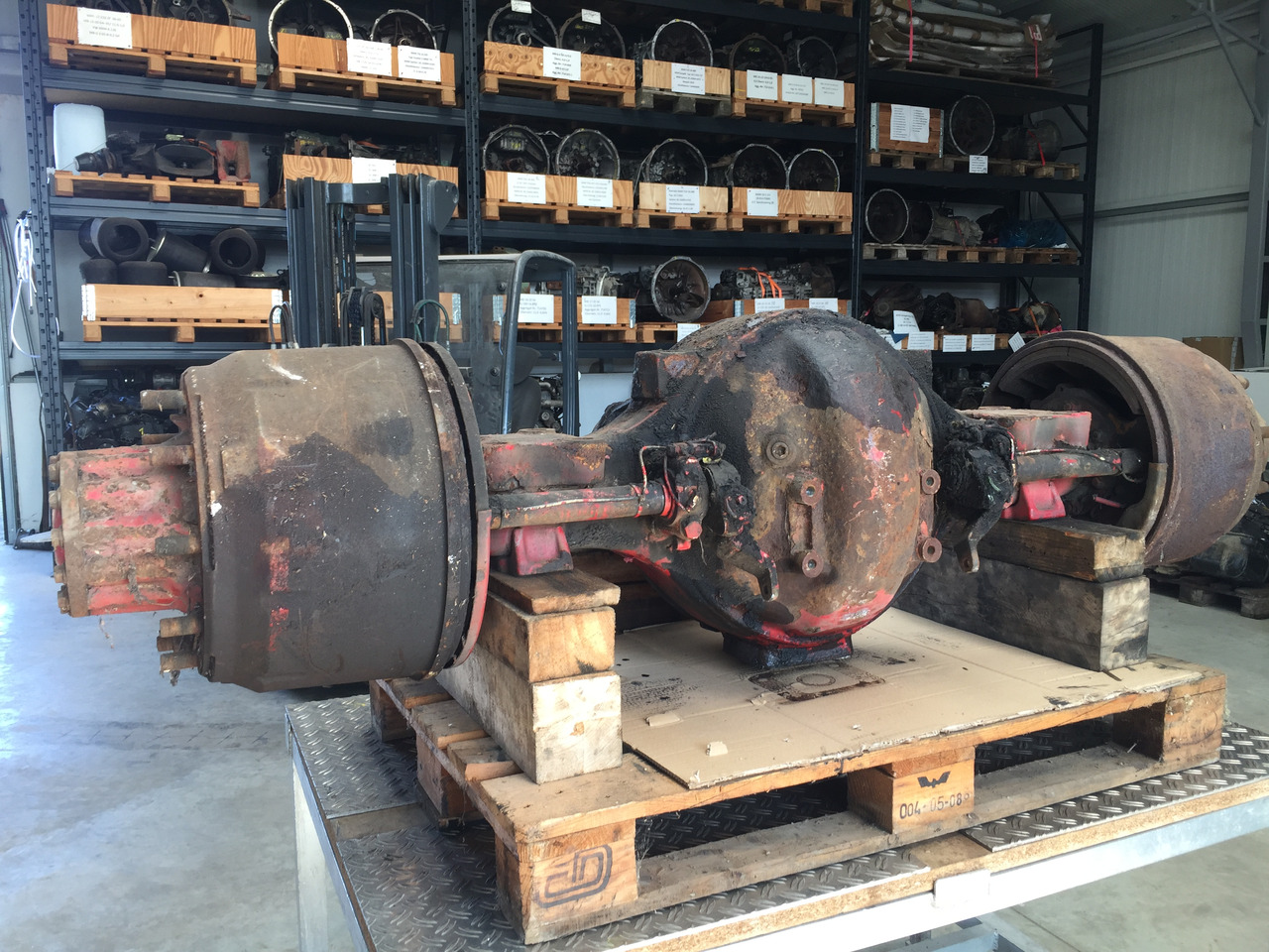 Gebrauchte Hinterachse MAN F2000, 26.422, Typ : HY 110, 13 Tonnen, Artikel - Nr. : 81.99999 - 9999 - Essieu arrière pour Camion: photos 1 Gebrauchte Hinterachse MAN F2000, 26.422, Typ : HY 110, 13 Tonnen, Artikel - Nr. : 81.99999 - 9999 - Essieu arrière pour Camion: photos 1