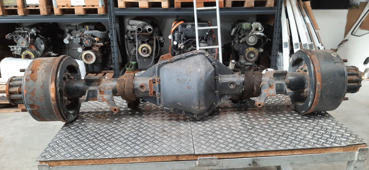 Gebrauchte MAN 8.150, Hinterachse, Artikel - Nr. : 81.99999 - 9999 - Essieu arrière pour Camion: photos 4 Gebrauchte MAN 8.150, Hinterachse, Artikel - Nr. : 81.99999 - 9999 - Essieu arrière pour Camion: photos 4
