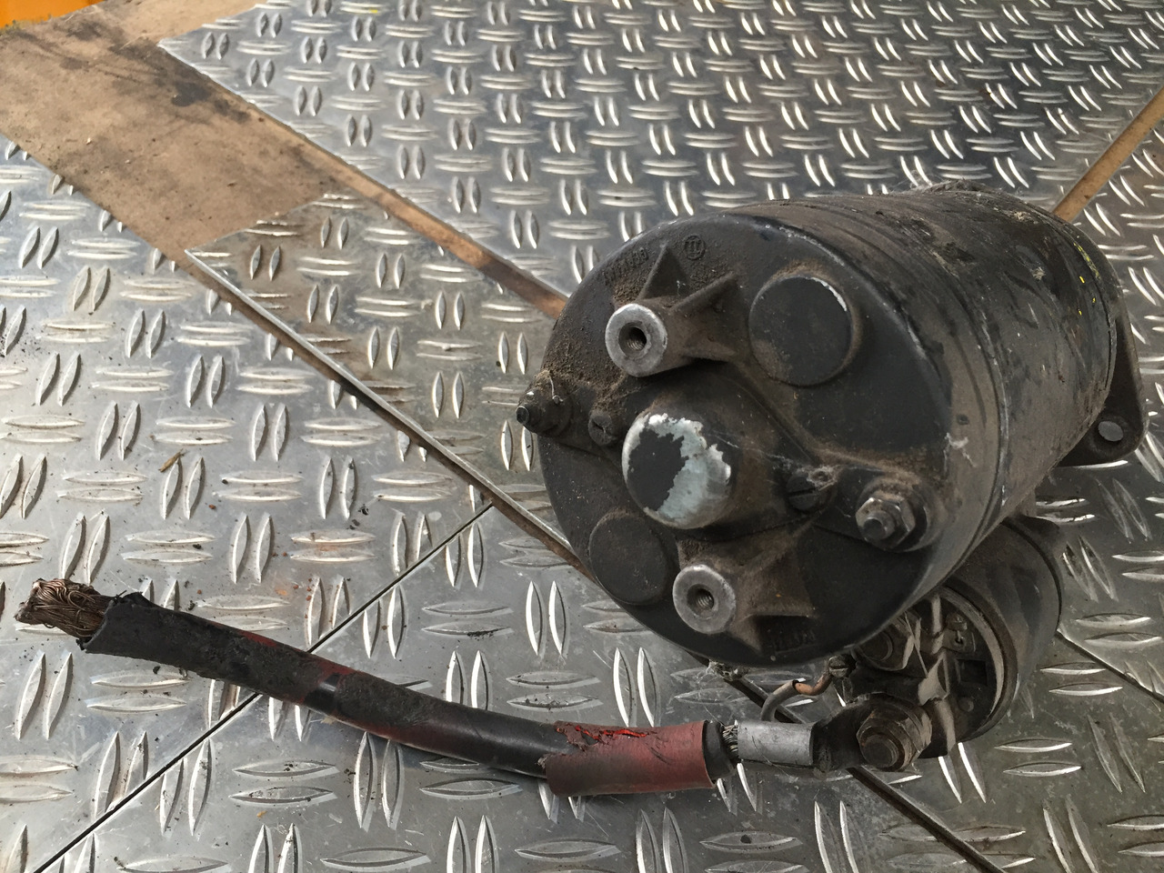 Gebrauchter Anlasser Magirus Deutz, Motor Typ 5 L912, Artikel - Nr. : 0 001 368 001 - Démarreur pour Camion: photos 2 Gebrauchter Anlasser Magirus Deutz, Motor Typ 5 L912, Artikel - Nr. : 0 001 368 001 - Démarreur pour Camion: photos 2