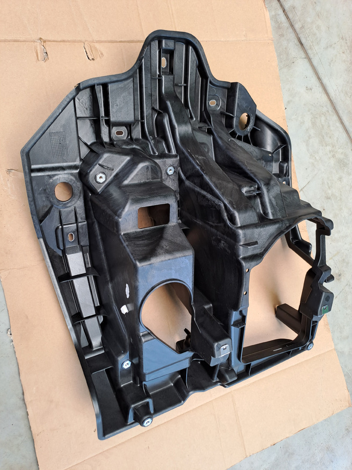 Neuwertiger Träger für Scheinwerfer MAN TG3 rechts, Artikel - Nr. : 81.41614 - 5002 / 5001 - Feu avant pour Camion: photos 2 Neuwertiger Träger für Scheinwerfer MAN TG3 rechts, Artikel - Nr. : 81.41614 - 5002 / 5001 - Feu avant pour Camion: photos 2