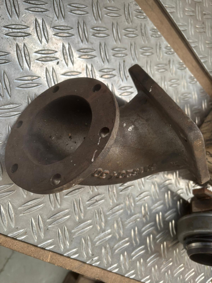 Neuwertiges MAN Abgasrohr, Artikel - Nr. : 81.15204 - 3041 - Tube d'echappement pour Camion: photos 2 Neuwertiges MAN Abgasrohr, Artikel - Nr. : 81.15204 - 3041 - Tube d'echappement pour Camion: photos 2