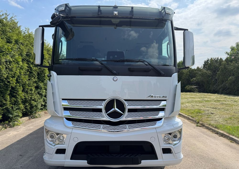 Mercedes-Benz ANTOS /1830/E 6/Chłodnia +Winda /18 Palet / Niski Przebieg122 Tys Km! - Camion frigorifique: photos 1 Mercedes-Benz ANTOS /1830/E 6/Chłodnia +Winda /18 Palet / Niski Przebieg122 Tys Km! - Camion frigorifique: photos 1
