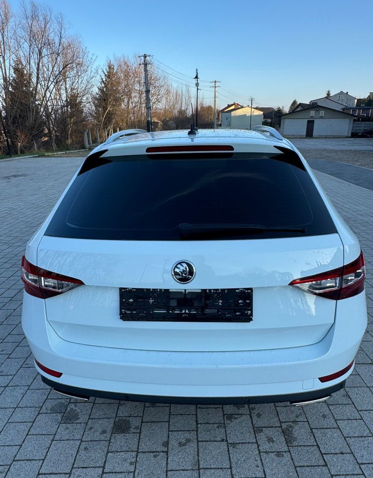 Skoda Superb 2.0 TSI 4x4 DSG SportLine - Voiture break: photos 5 Skoda Superb 2.0 TSI 4x4 DSG SportLine - Voiture break: photos 5