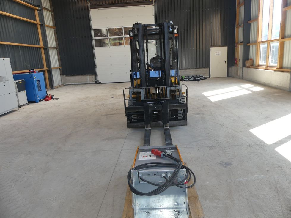 Matériel de manutention HYUNDAI 40B-9: photos 33