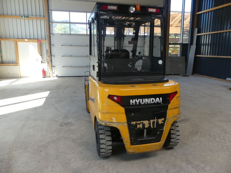 Matériel de manutention HYUNDAI 40B-9: photos 13