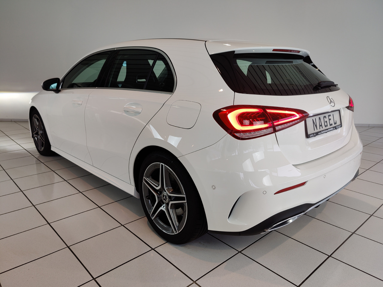 Mercedes-Benz A 200 7G-DCT AMG Line Kamera Navi LED SHZ - Berline: photos 5 Mercedes-Benz A 200 7G-DCT AMG Line Kamera Navi LED SHZ - Berline: photos 5