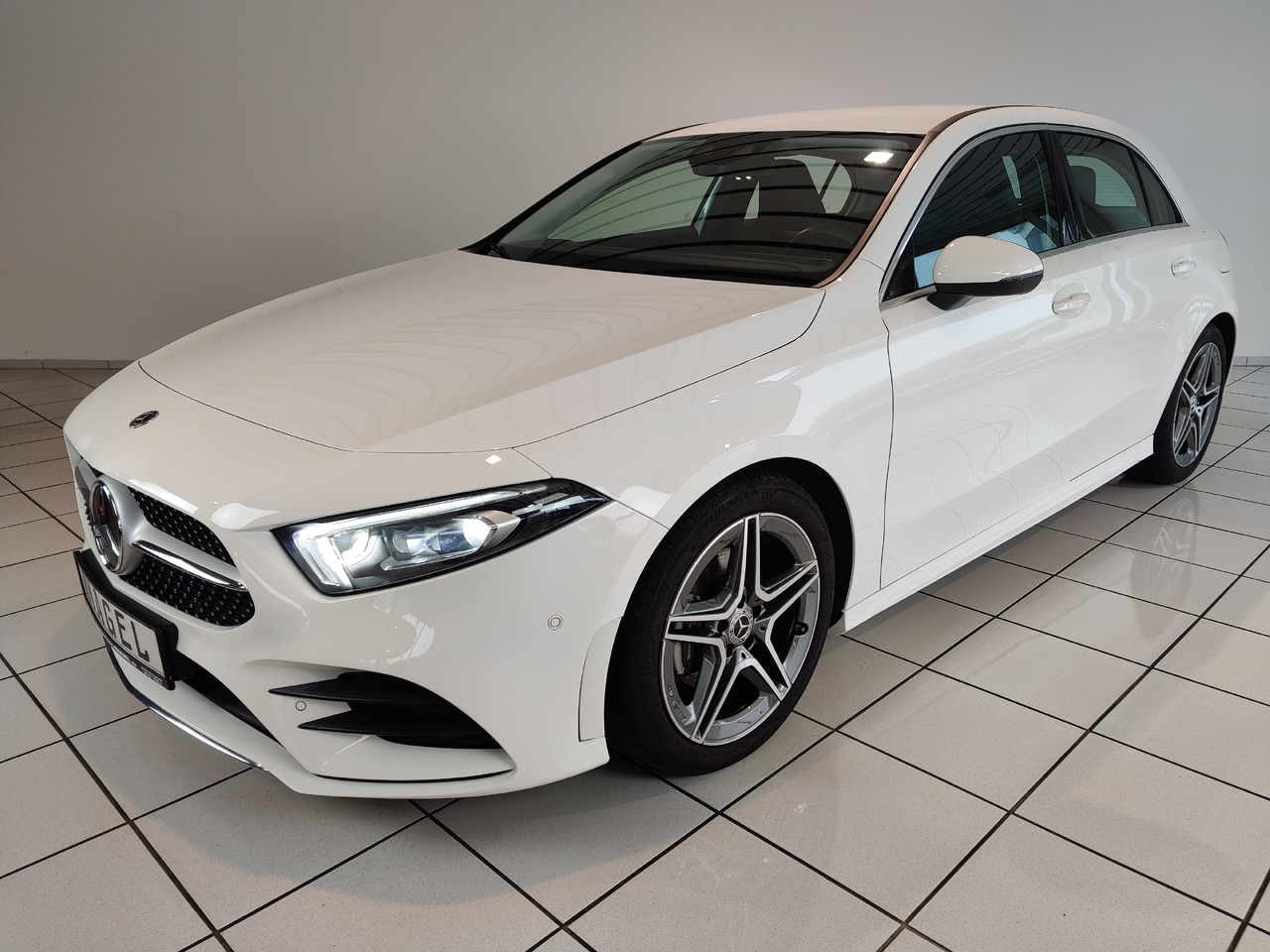 Mercedes-Benz A 200 7G-DCT AMG Line Kamera Navi LED SHZ - Berline: photos 1 Mercedes-Benz A 200 7G-DCT AMG Line Kamera Navi LED SHZ - Berline: photos 1