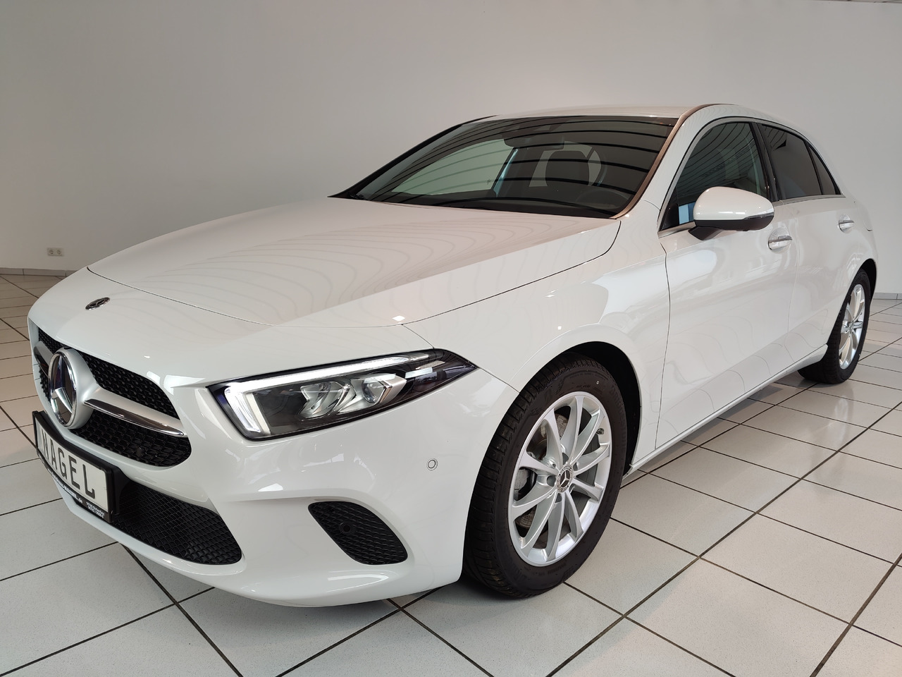 Mercedes-Benz A 220 7G-DCT Progressive Navi LED DAB Sondsystem - Voiture break: photos 1 Mercedes-Benz A 220 7G-DCT Progressive Navi LED DAB Sondsystem - Voiture break: photos 1