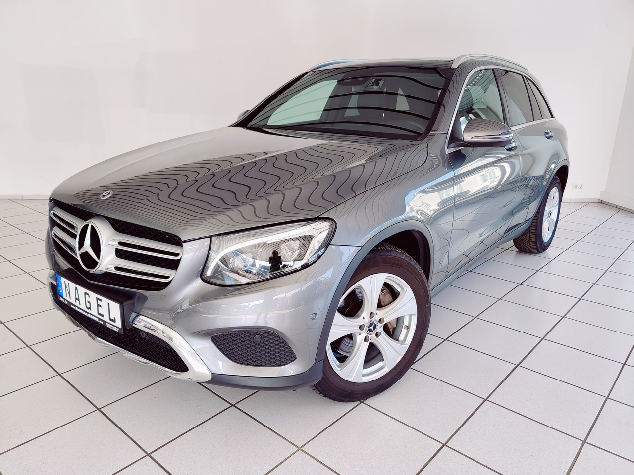 Mercedes-Benz GLC 220 d 4Matic AHK Navi RüKam SHZ - SUV: photos 1 Mercedes-Benz GLC 220 d 4Matic AHK Navi RüKam SHZ - SUV: photos 1