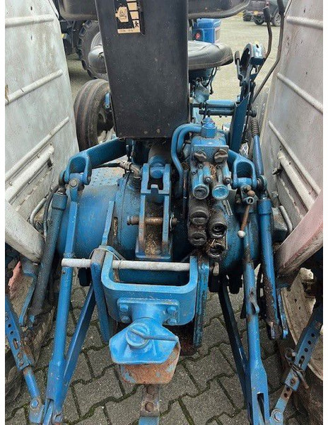 Ford 4610 2wd cabrio - Tracteur agricole: photos 3 Ford 4610 2wd cabrio - Tracteur agricole: photos 3