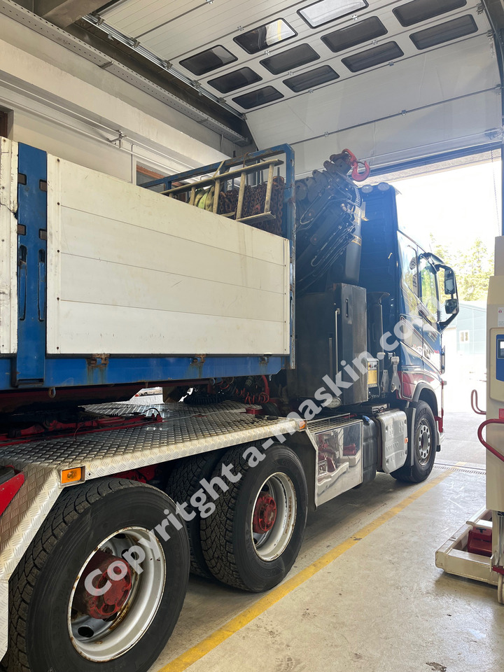 VOLVO FH 540 - Camion plateau, Camion grue: photos 4 VOLVO FH 540 - Camion plateau, Camion grue: photos 4