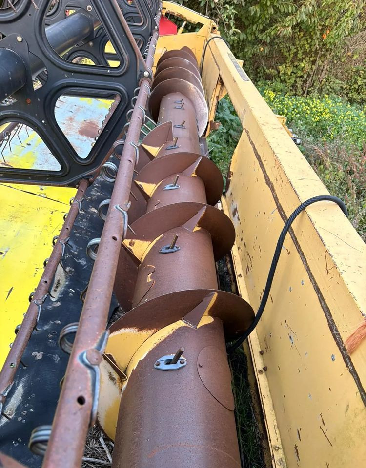 New Holland TX 66 - Moissonneuse-batteuse: photos 4 New Holland TX 66 - Moissonneuse-batteuse: photos 4