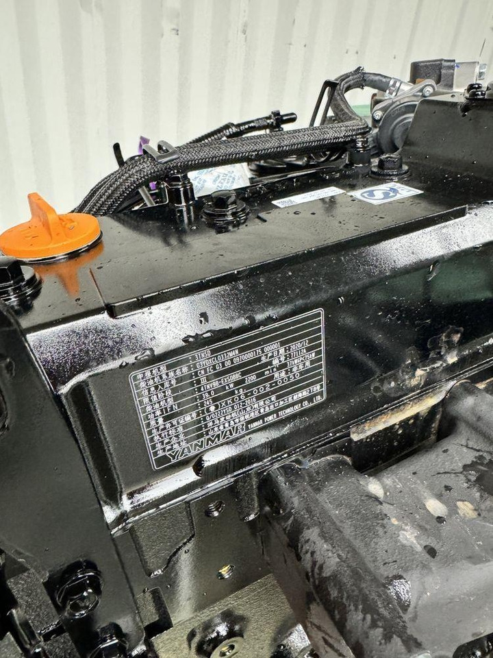 Yanmar 4TNV98 - Moteur pour Engins de chantier: photos 5 Yanmar 4TNV98 - Moteur pour Engins de chantier: photos 5