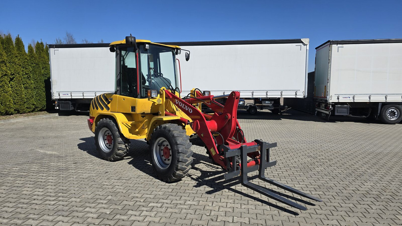 Volvo L 30Z - Chargeuse sur pneus: photos 1 Volvo L 30Z - Chargeuse sur pneus: photos 1