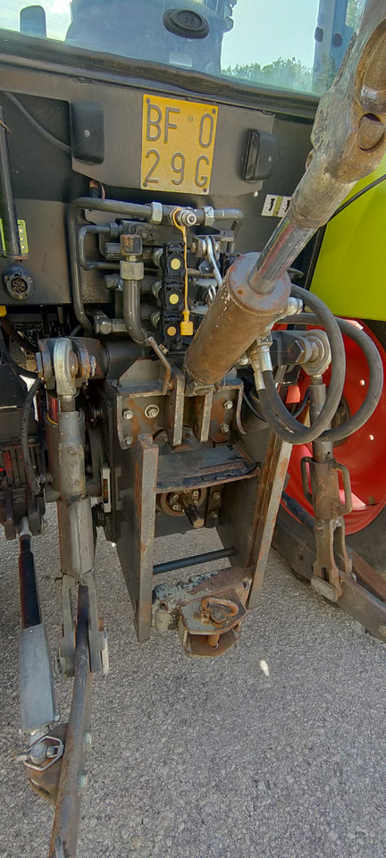 CLAAS AXOS 340 - Tracteur agricole: photos 3 CLAAS AXOS 340 - Tracteur agricole: photos 3