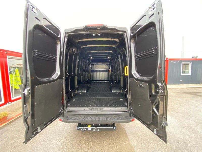 Fourgon utilitaire Iveco 35C18H: photos 16