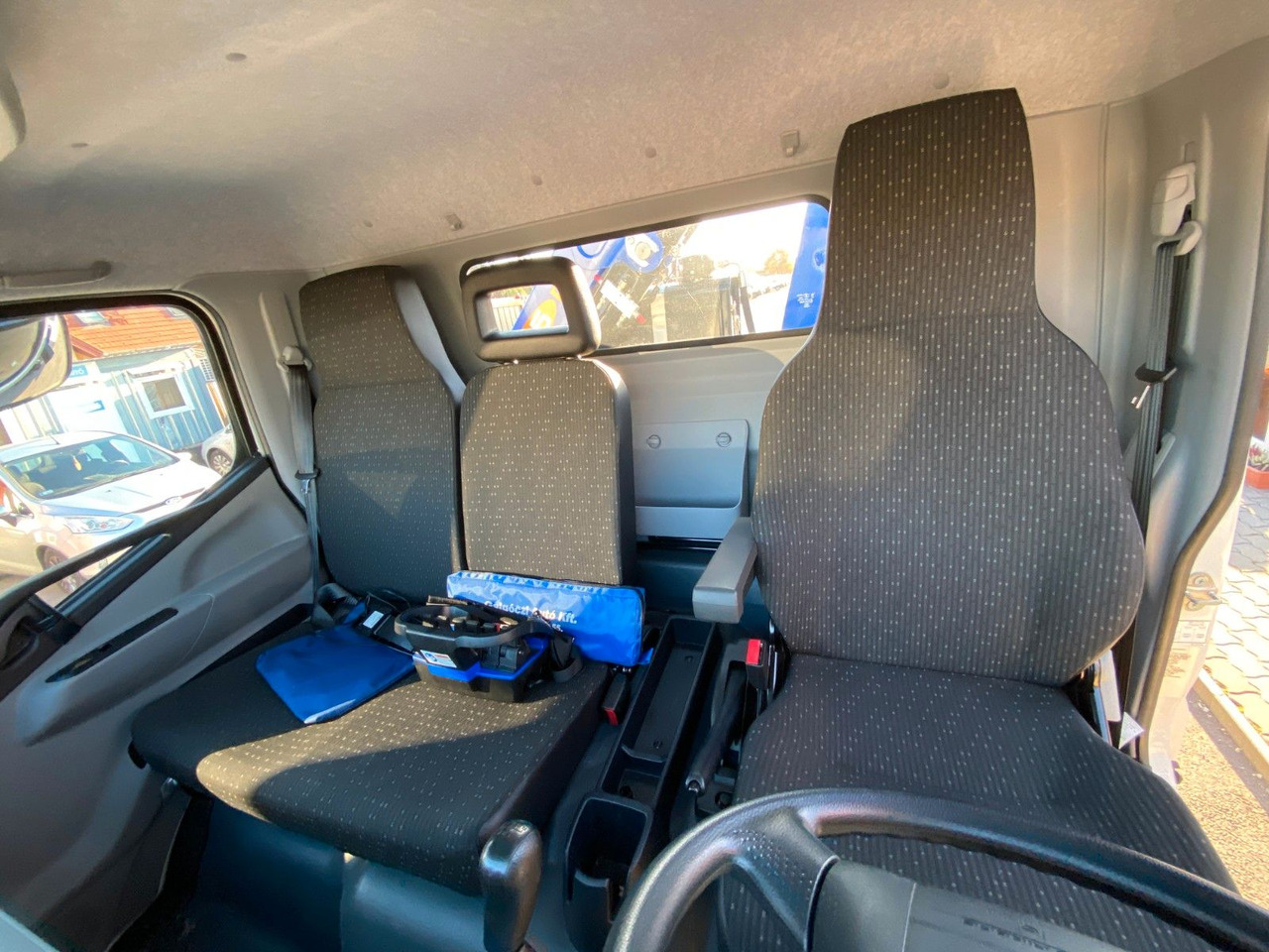 Fourgon plateau Mitsubishi FUSO CANTER 6C18 4WD PRITSCHE+PM 6522P KRAN: photos 8