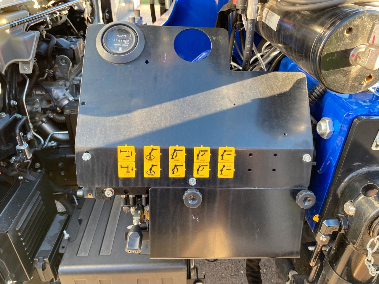 Fourgon plateau Mitsubishi FUSO CANTER 6C18 4WD PRITSCHE+PM 6522P KRAN: photos 11