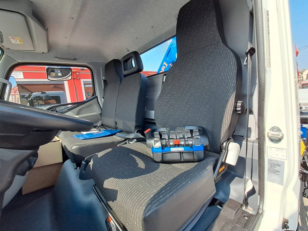 Fourgon plateau Mitsubishi FUSO CANTER 6C18 4WD PRITSCHE+PM 6522P KRAN: photos 30