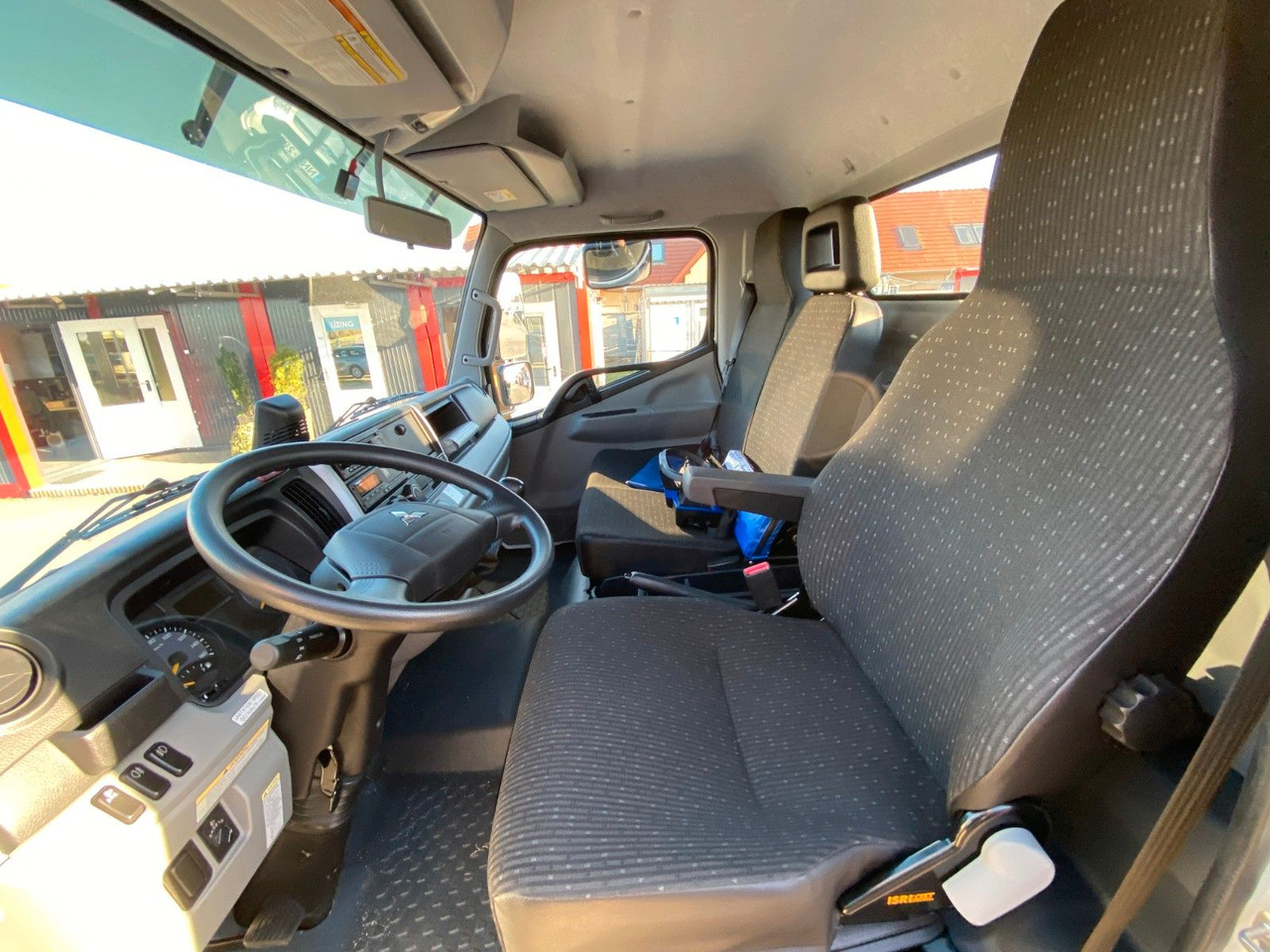 Fourgon plateau Mitsubishi FUSO CANTER 6C18 4WD PRITSCHE+PM 6522P KRAN: photos 7