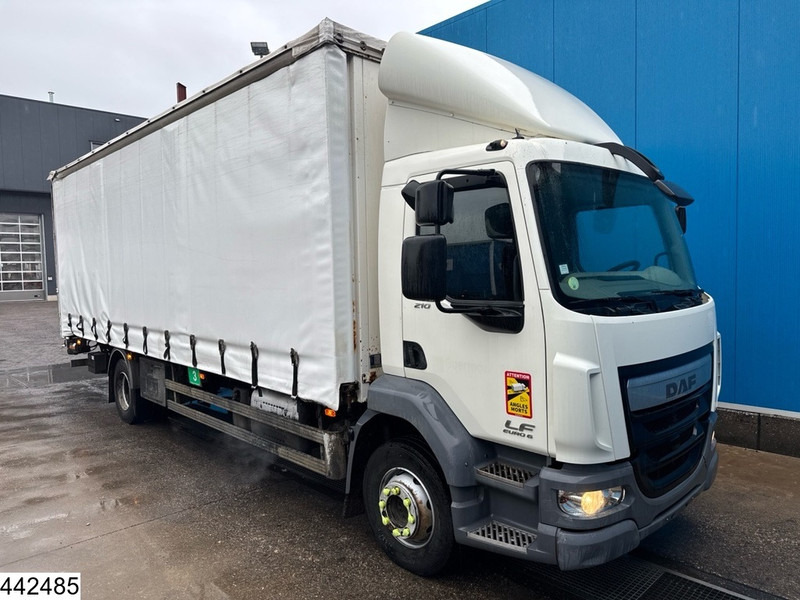 DAF LF 210 EURO 6, Dhollandia - Camion fourgon: photos 3 DAF LF 210 EURO 6, Dhollandia - Camion fourgon: photos 3