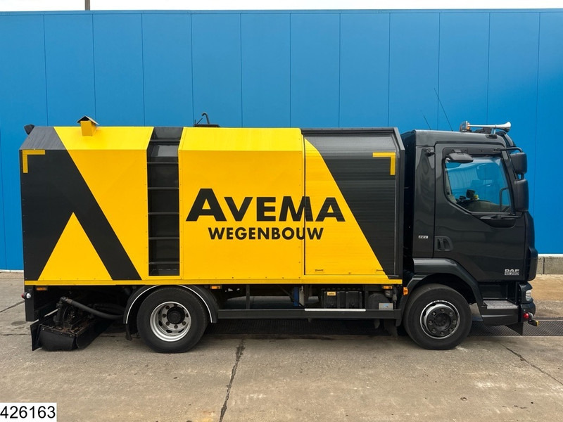 Camion citerne DAF LF45 250 EURO 5, Manual, Bitumen sprayer: photos 17 Camion citerne DAF LF45 250 EURO 5, Manual, Bitumen sprayer: photos 17