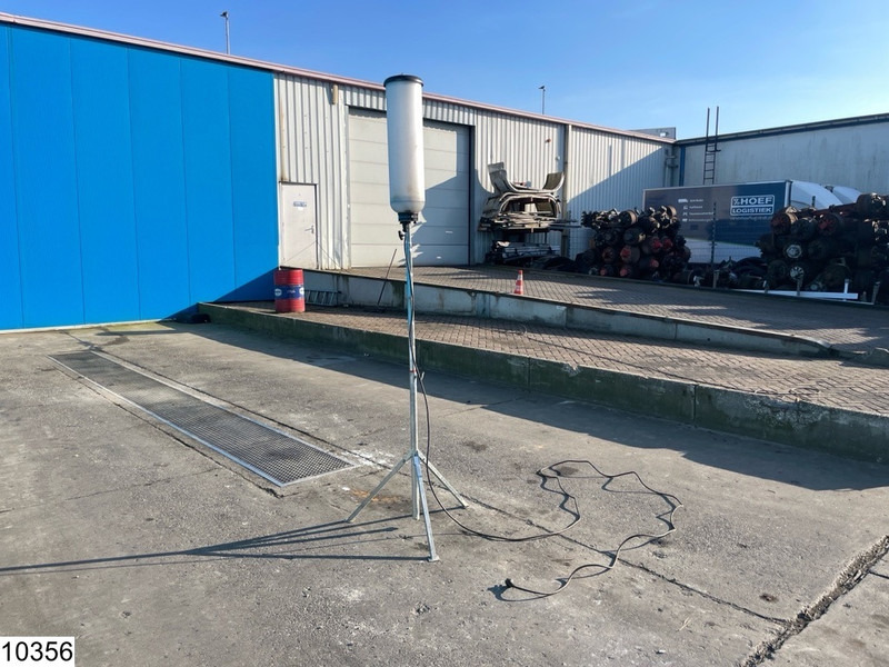 ELC Lumaphore LED, IP65, transport case - Engins de chantier: photos 4 ELC Lumaphore LED, IP65, transport case - Engins de chantier: photos 4