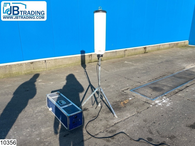 ELC Lumaphore LED, IP65, transport case - Engins de chantier: photos 1 ELC Lumaphore LED, IP65, transport case - Engins de chantier: photos 1