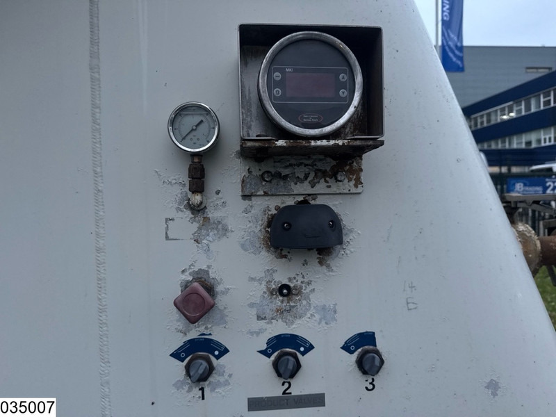 Semi-remorque citerne Feldbinder Silo 40.000 Liter, 3 Comp: photos 11 Semi-remorque citerne Feldbinder Silo 40.000 Liter, 3 Comp: photos 11