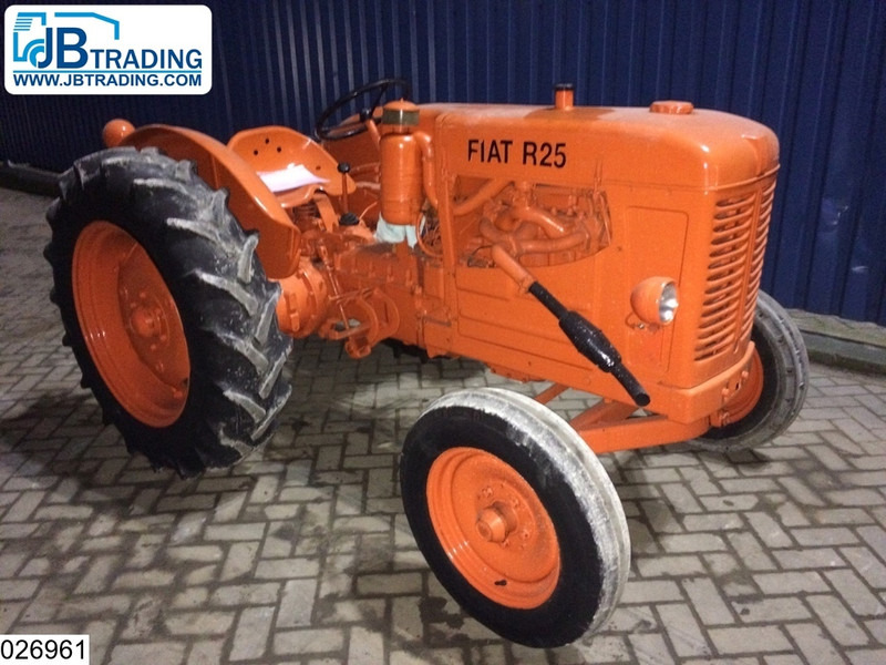 Fiat R25 2WD - Tracteur agricole: photos 1 Fiat R25 2WD - Tracteur agricole: photos 1
