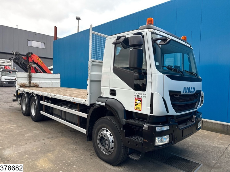 Iveco Trakker 360 6x4, EURO 6, Steelsuspension, Hub reduction - Camion plateau: photos 3 Iveco Trakker 360 6x4, EURO 6, Steelsuspension, Hub reduction - Camion plateau: photos 3