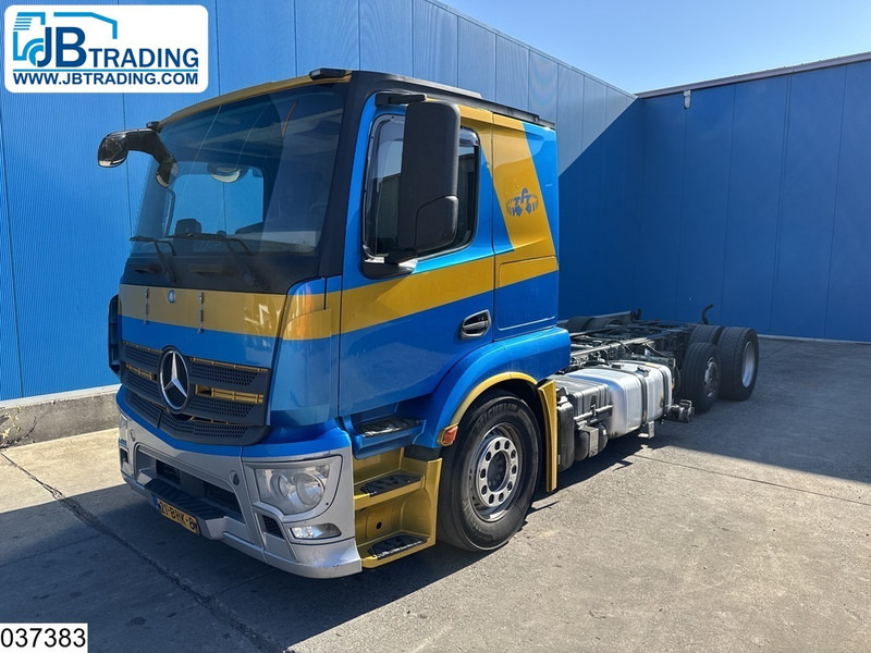 Mercedes-Benz Actros 2443 EURO 6, Winch, Hydraulic - Châssis cabine: photos 1 Mercedes-Benz Actros 2443 EURO 6, Winch, Hydraulic - Châssis cabine: photos 1