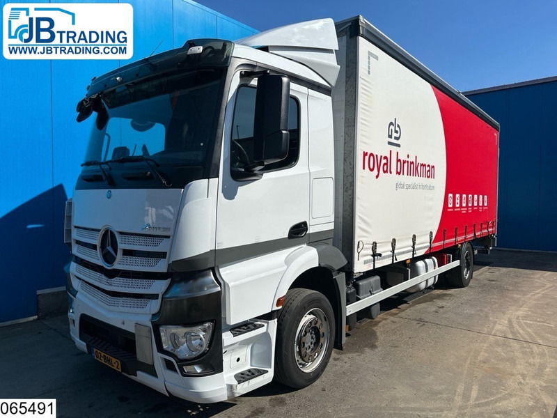 Mercedes-Benz Antos 1833 EURO 6, Dhollandia - Camion à rideaux coulissants: photos 1 Mercedes-Benz Antos 1833 EURO 6, Dhollandia - Camion à rideaux coulissants: photos 1