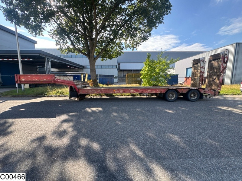 ROBUSTE semie 38.000 KG - Semi-remorque surbaissé: photos 2 ROBUSTE semie 38.000 KG - Semi-remorque surbaissé: photos 2