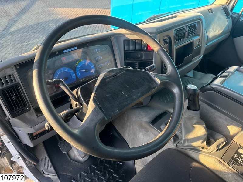 Renault Kerax 370 6x4, Manual transmission, Steel suspension - Camion benne: photos 5 Renault Kerax 370 6x4, Manual transmission, Steel suspension - Camion benne: photos 5