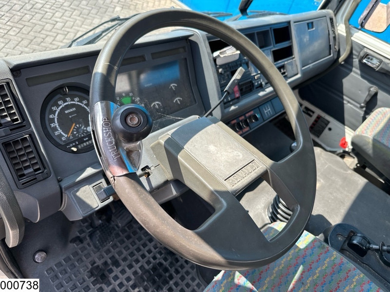 Renault S 150 Manual, Steel suspension, PTO, 4645 liter - Camion citerne: photos 4 Renault S 150 Manual, Steel suspension, PTO, 4645 liter - Camion citerne: photos 4