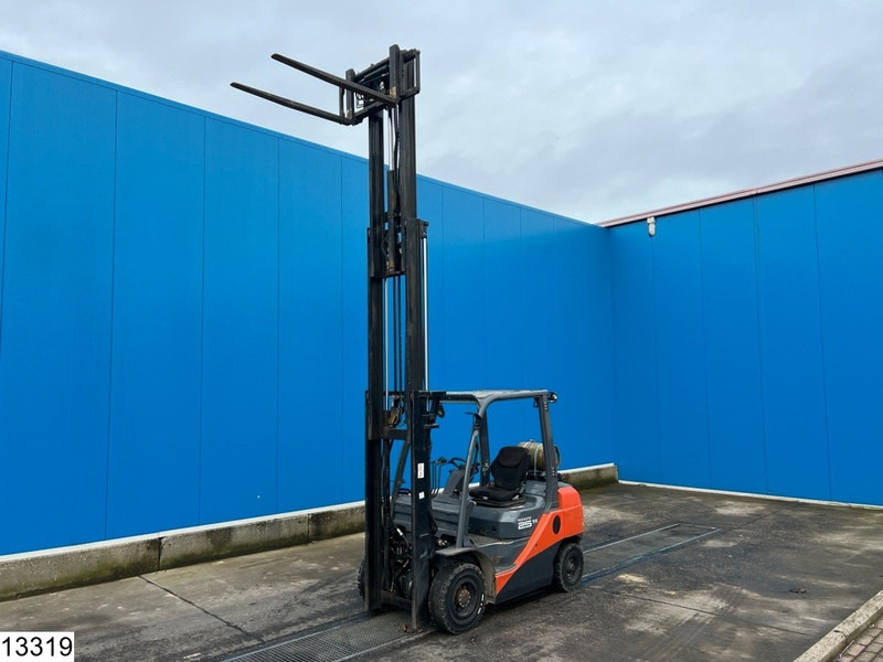 Toyota 8 FGF 25 2.500 KG - Chariot élévateur à gaz: photos 4 Toyota 8 FGF 25 2.500 KG - Chariot élévateur à gaz: photos 4