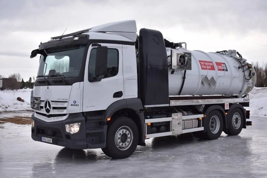 Rolba MediumCombi (Rental) - Camion: photos 1 Rolba MediumCombi (Rental) - Camion: photos 1
