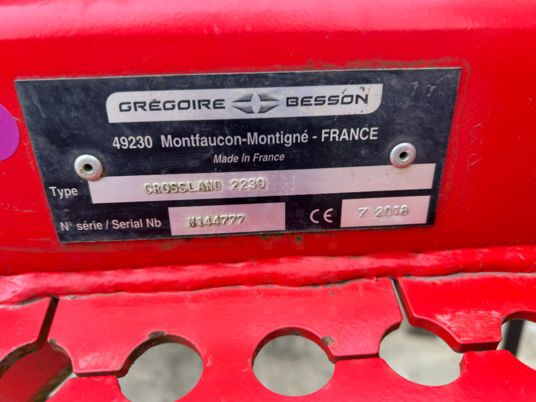 Gregoire Besson CROSSLAND - Bineuse: photos 4 Gregoire Besson CROSSLAND - Bineuse: photos 4