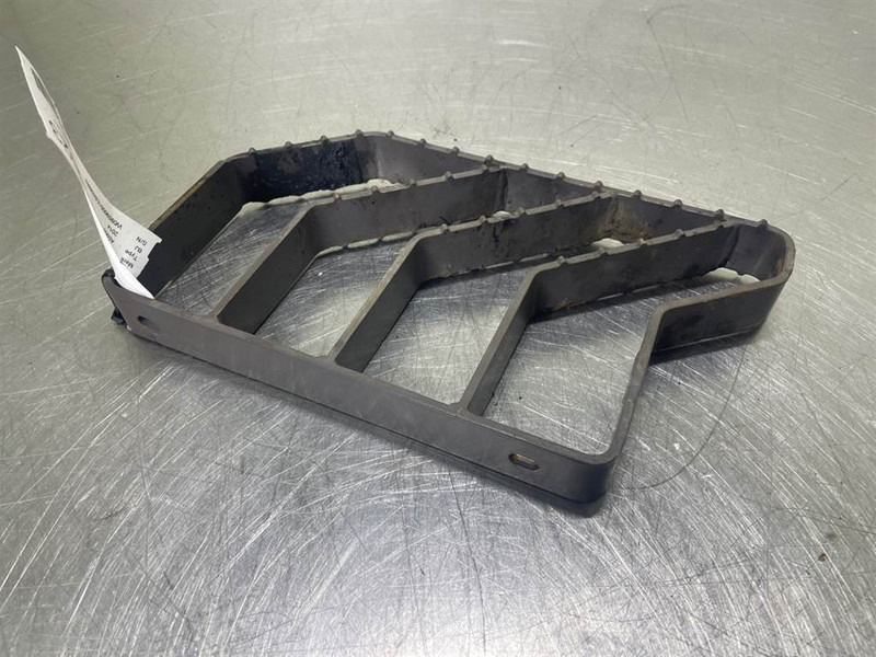 Ahlmann AS900-23119552-Stair panel/Trittstufen/Traptreden - Frame/ Châssis pour Engins de chantier: photos 3 Ahlmann AS900-23119552-Stair panel/Trittstufen/Traptreden - Frame/ Châssis pour Engins de chantier: photos 3